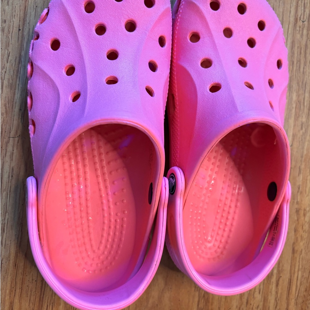 Women’s Pink Clogs Size 7